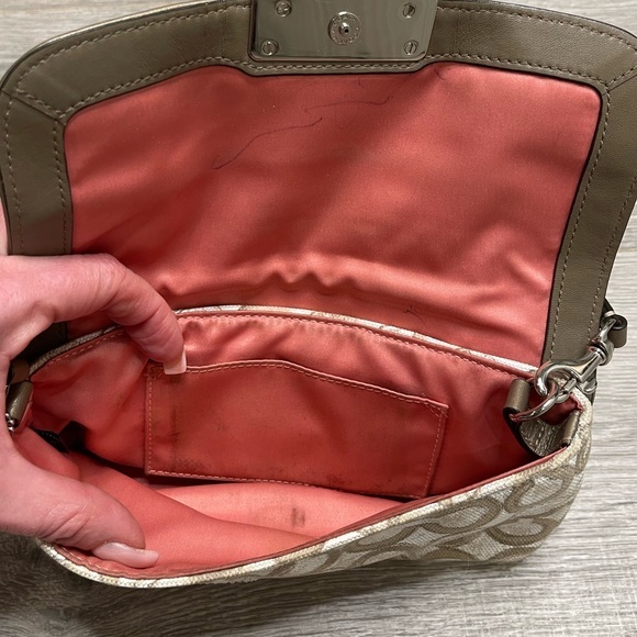 AUTHENTIC ✨COACH✨ SEQUIN ACCENTED WRISTLET - Picture 6 of 6